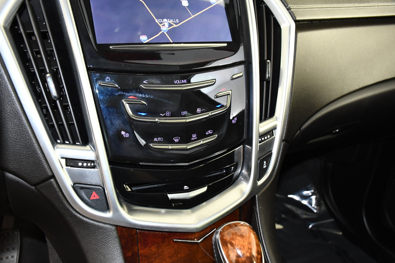 Used 2015 Cadillac SRX Performance w/ Driver Assist Package AWD/4WD image 28