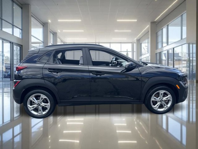 Used 2023 Hyundai Kona SEL AWD/4WD image 3