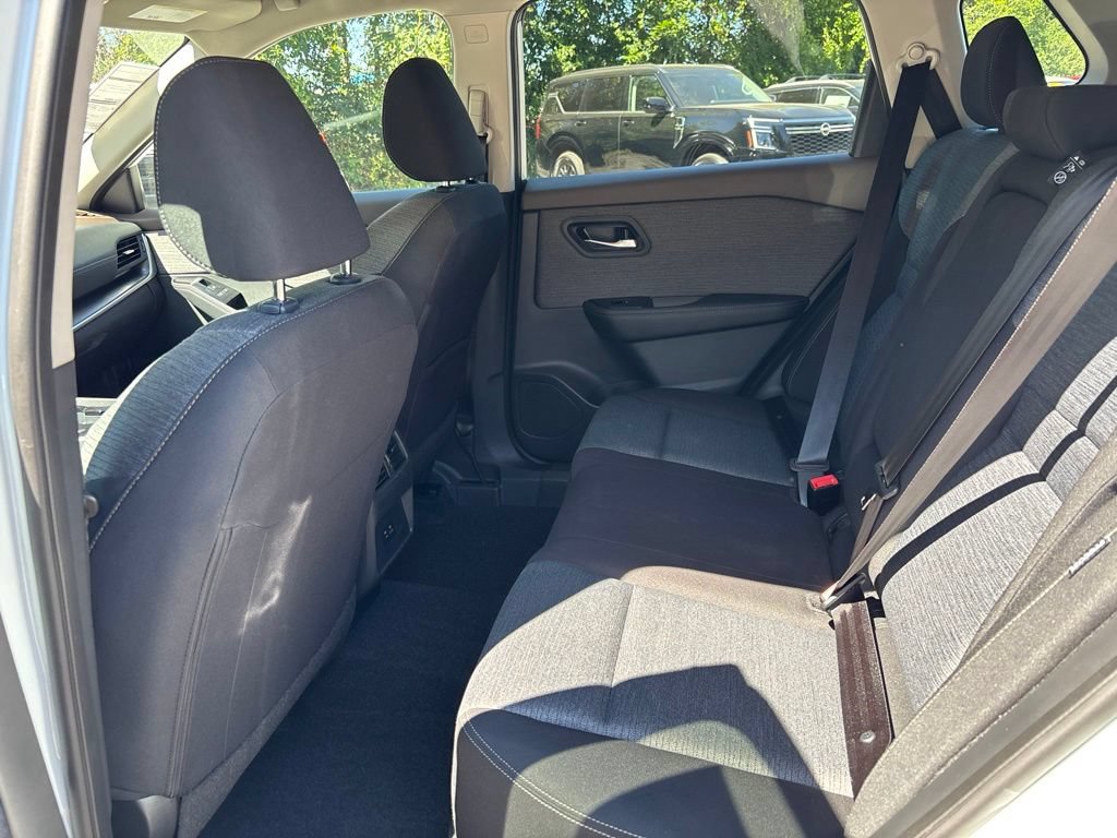 Used 2023 Nissan Rogue SV AWD/4WD image 15