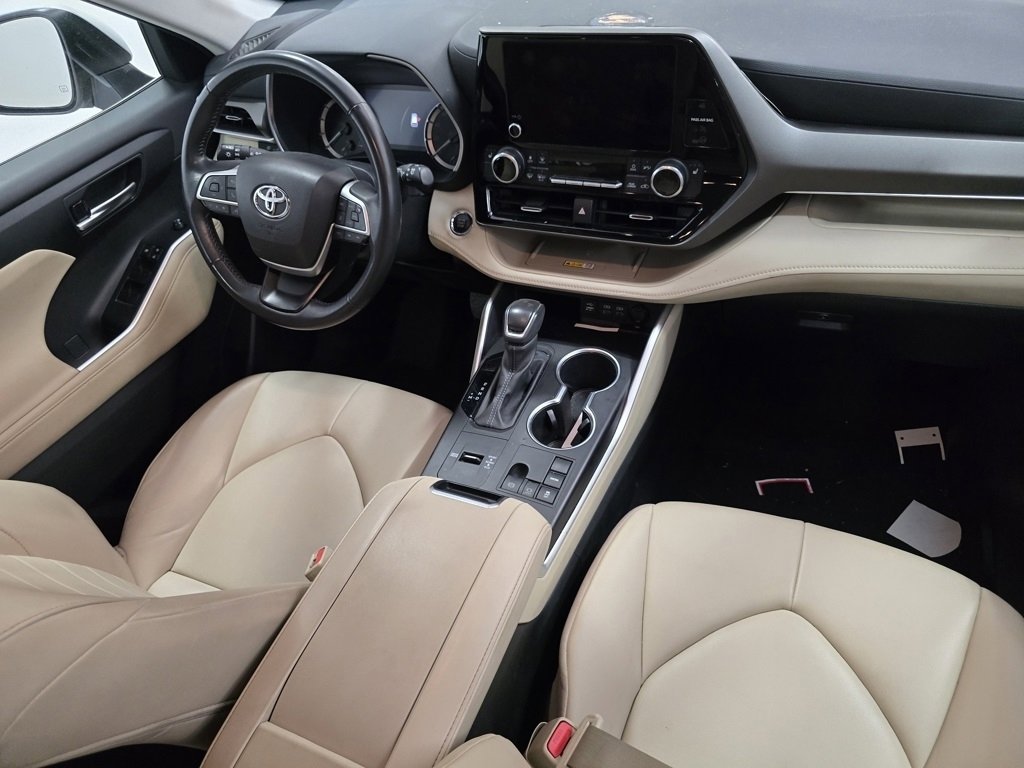 Certified 2023 Toyota Highlander XLE image 24
