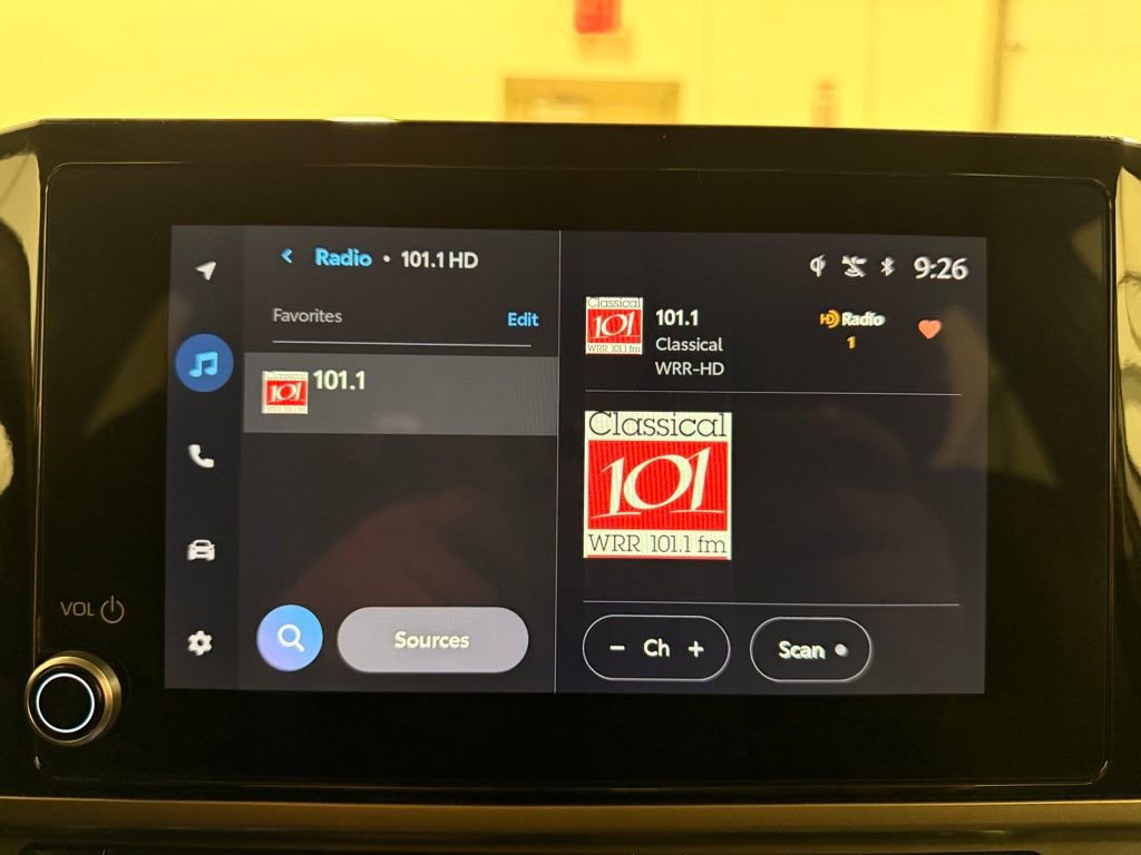 Used 2025 Toyota Camry LE image 19