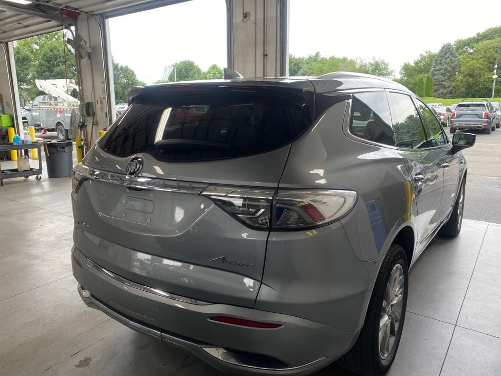 Used 2023 Buick Enclave Avenir w/ Avenir Technology Package AWD/4WD image 4