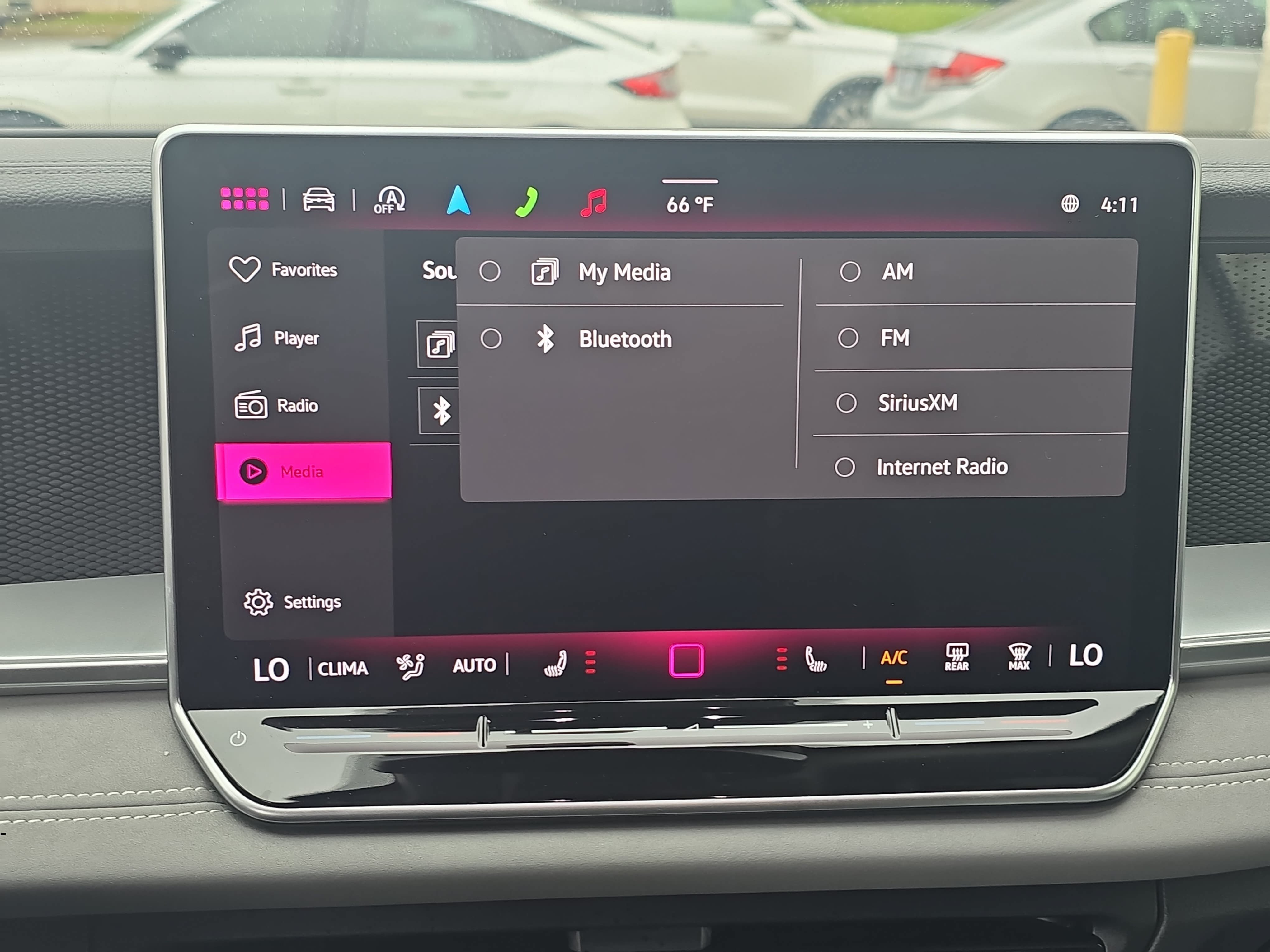 Used 2025 Volkswagen Tiguan SE AWD/4WD image 22