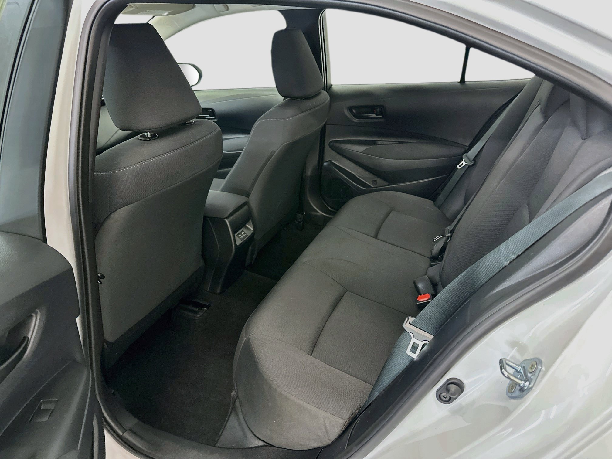 Used 2026 Toyota Corolla LE FWD image 29