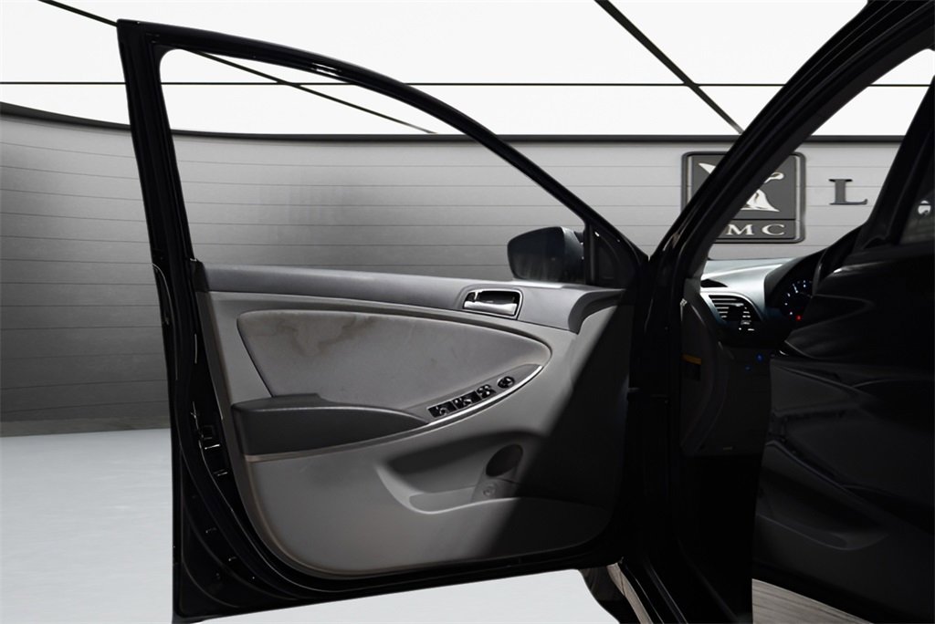 Used 2017 Hyundai Accent SE image 13