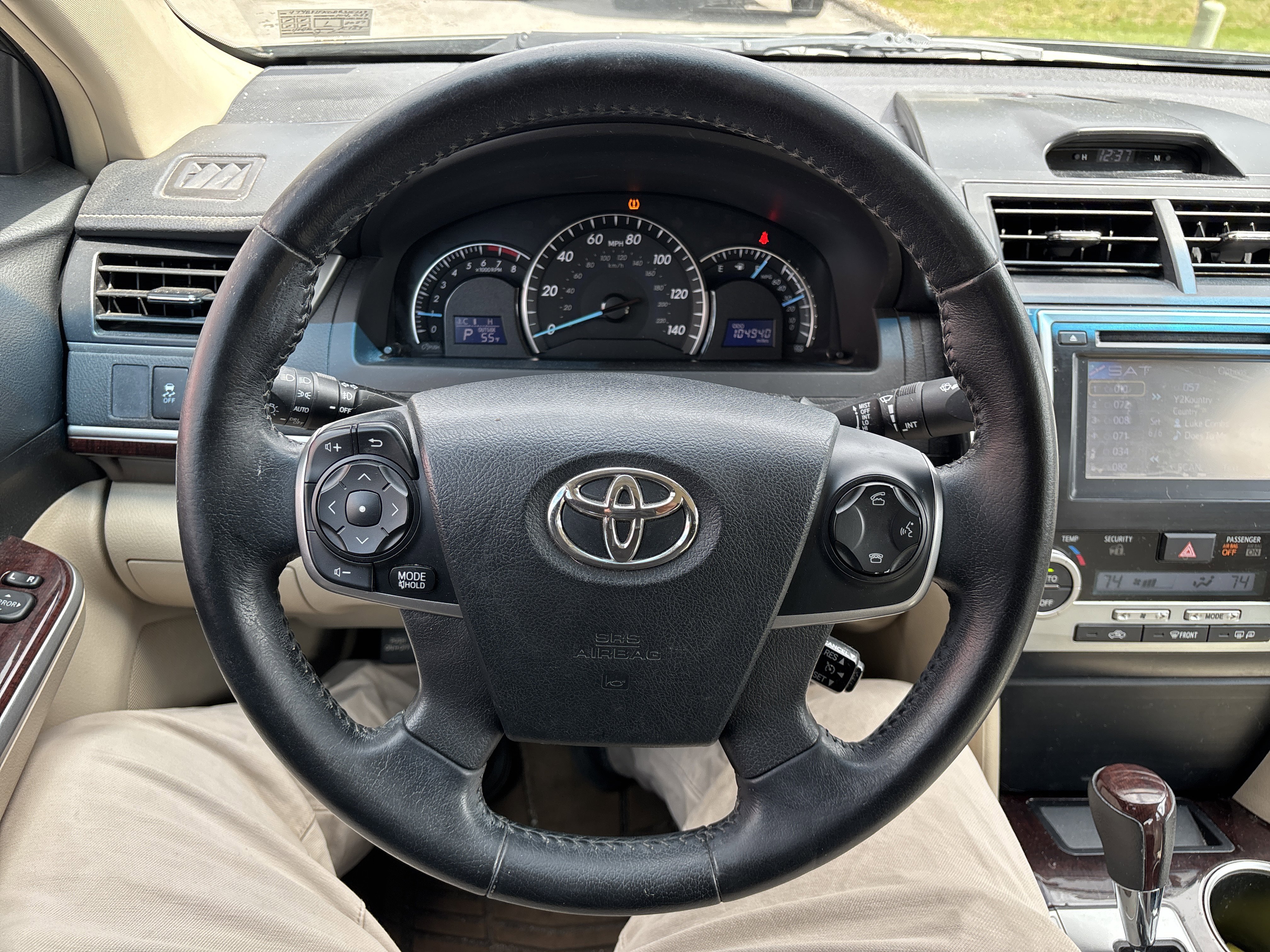 Used 2013 Toyota Camry XLE w/ Convenience Pkg image 17