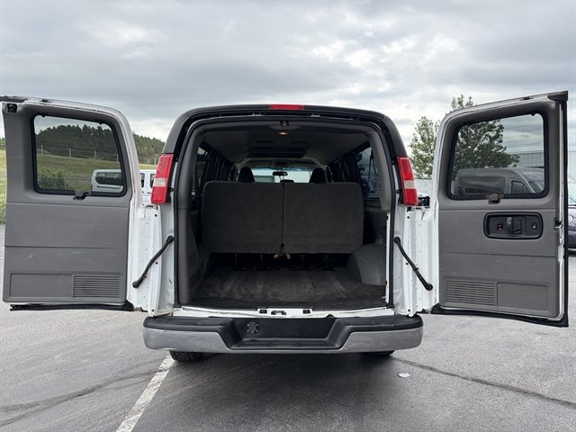 Used 2016 Chevrolet Express 3500 LT w/ LT Preferred Equipment Group RWD image 38