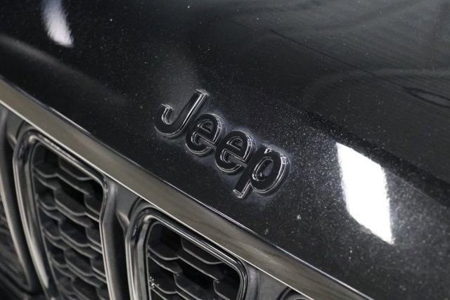 Used 2023 Jeep Grand Cherokee L Laredo AWD/4WD image 12