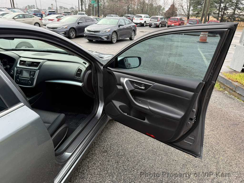 Used 2016 Nissan Altima 2.5 SR FWD image 12