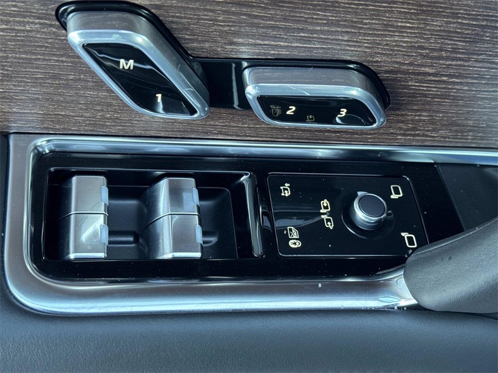 Used 2024 Land Rover Range Rover SE image 27