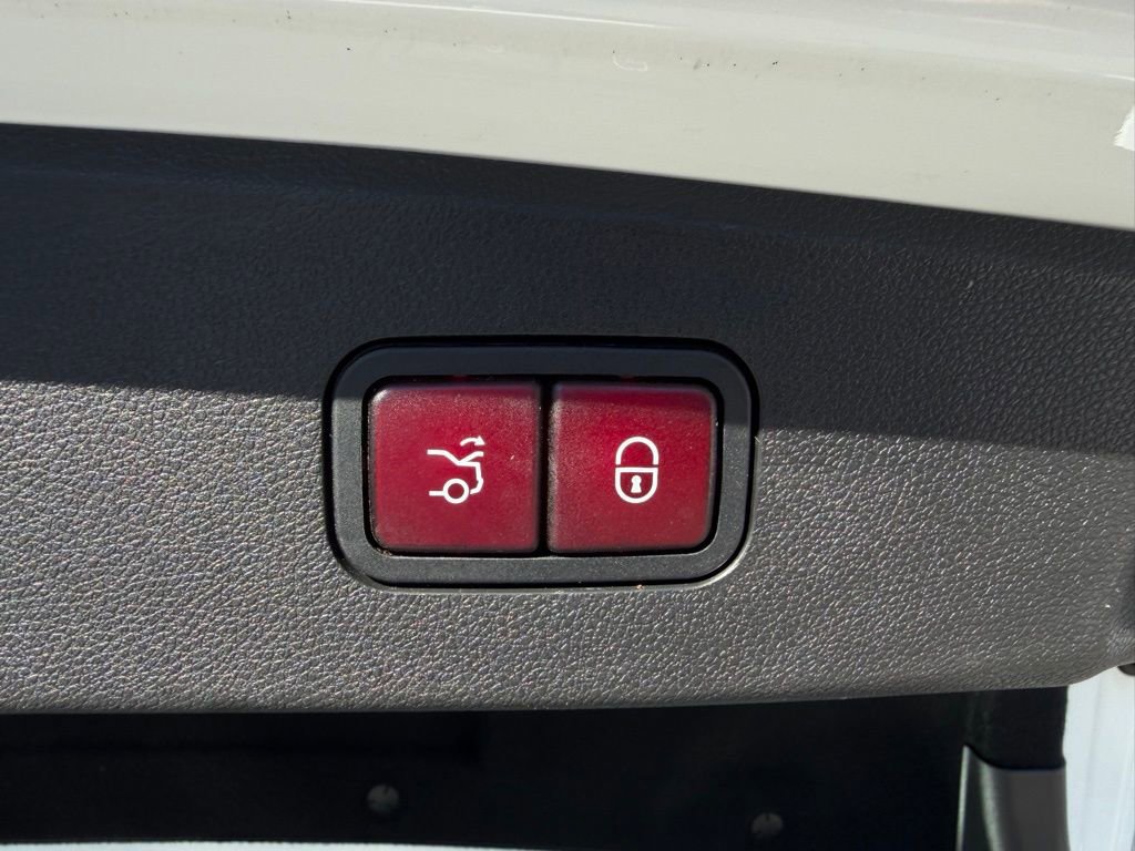 Used 2016 Mercedes-Benz E 350 Sedan image 10