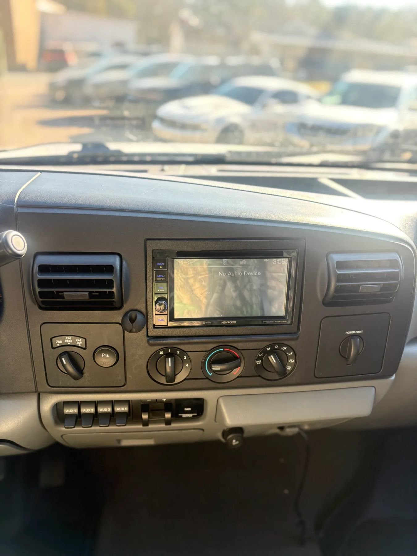 Used 2005 Ford F250 XLT image 9