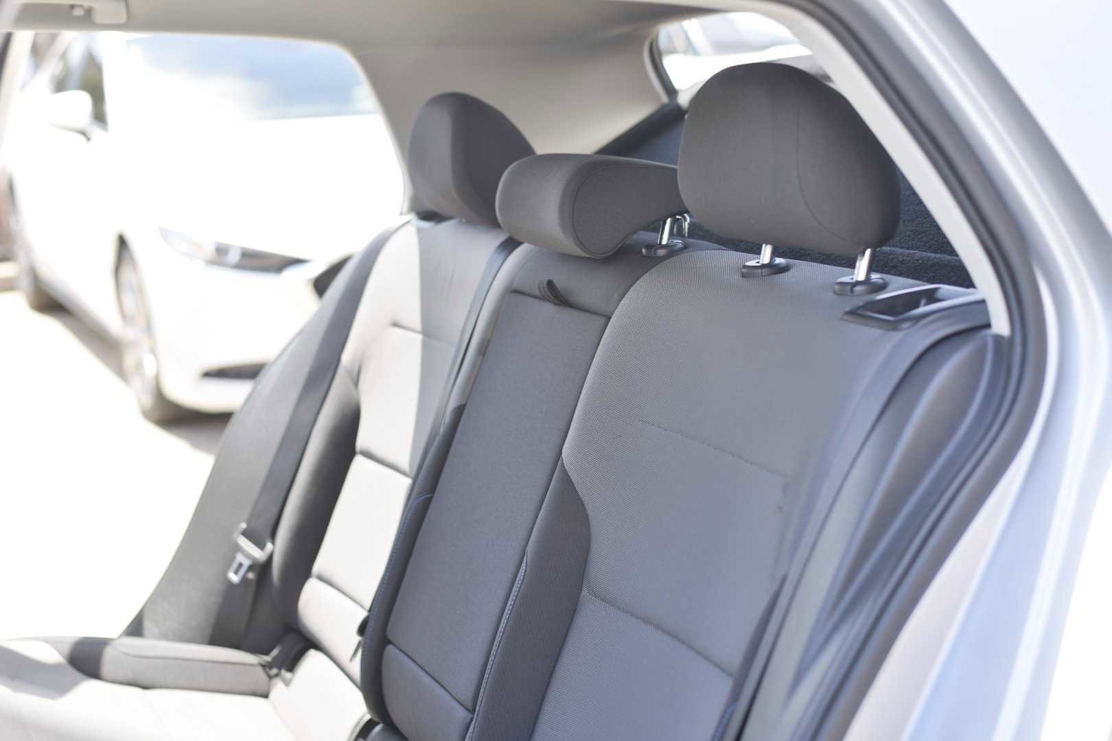 Used 2015 Volkswagen e-Golf SEL Premium image 17