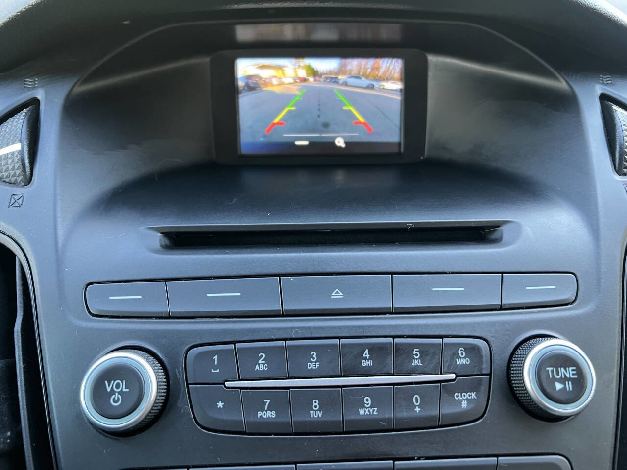 Used 2017 Ford Focus SE image 18