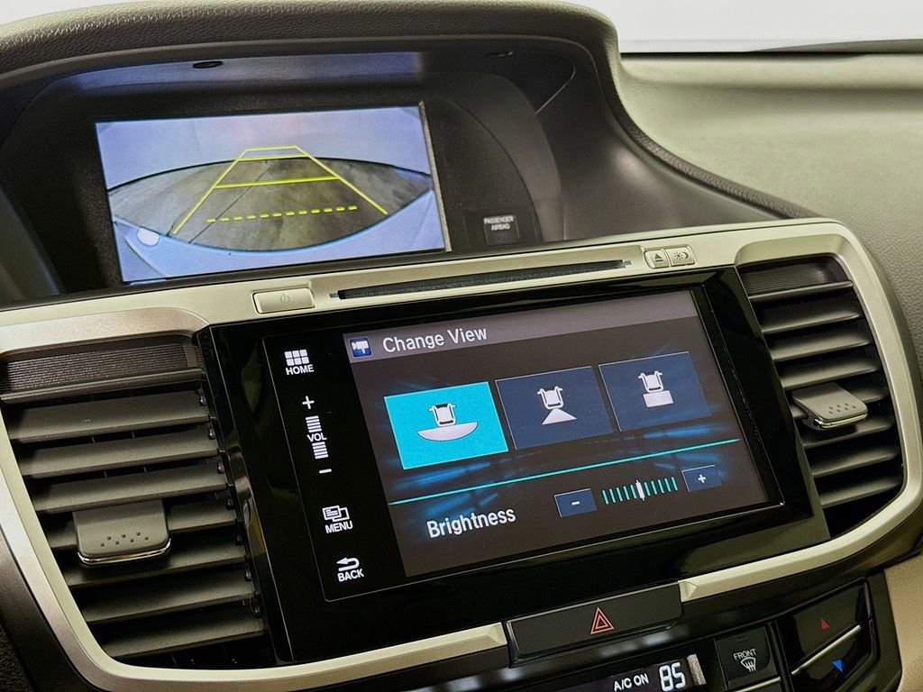 Used 2017 Honda Accord Touring image 15