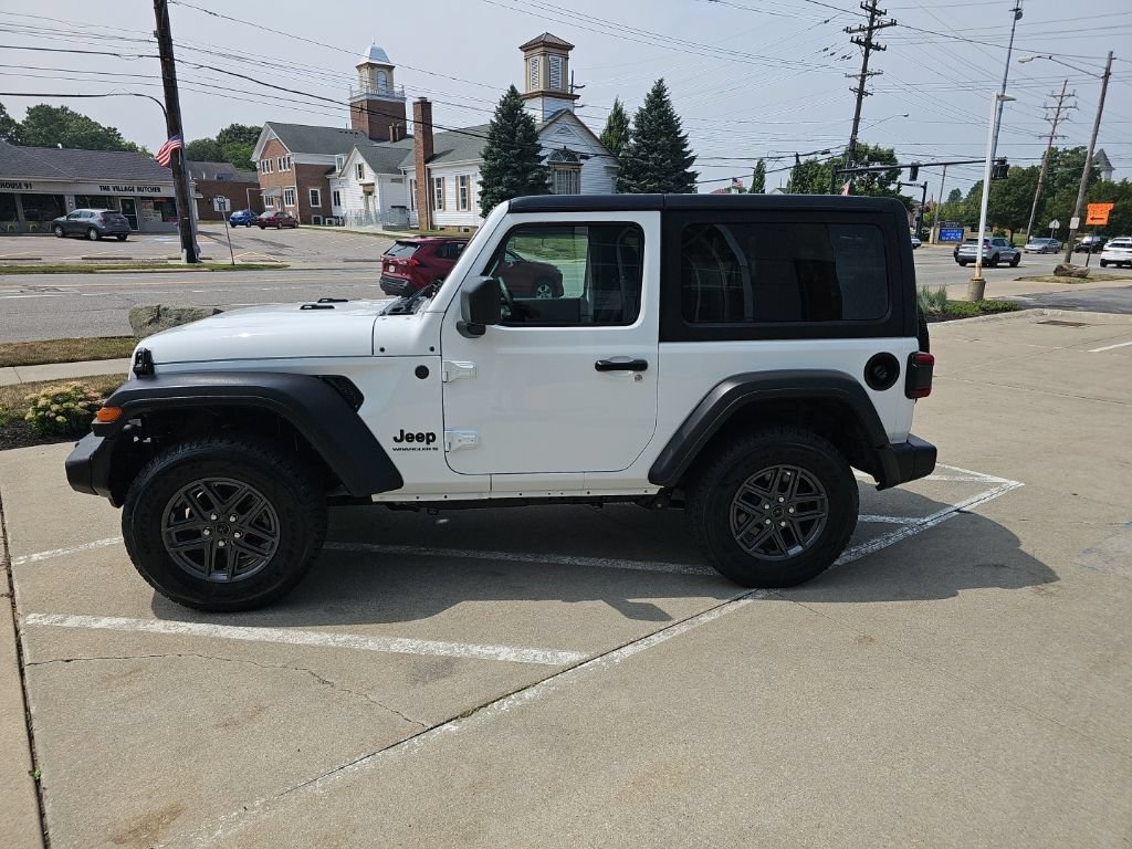 Certified 2025 Jeep Wrangler Sport AWD/4WD image 11