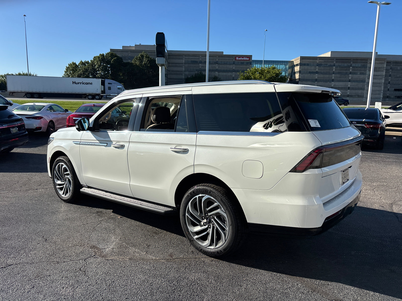 New 2027 Lincoln Navigator Premiere AWD/4WD image 5