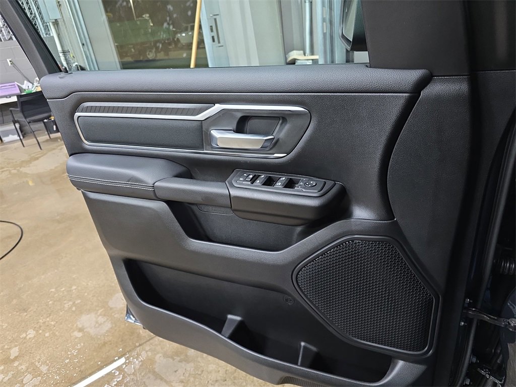 New 2026 RAM 1500 4x4 Crew Cab image 26