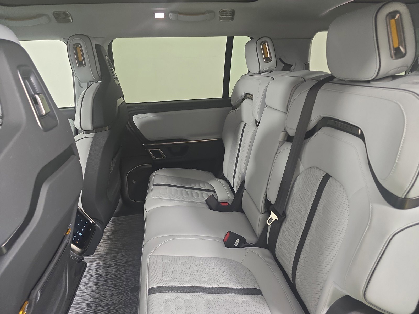 Used 2024 Rivian R1S Adventure image 21