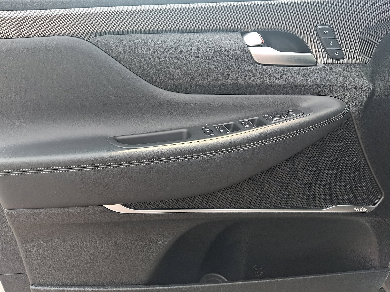 Used 2020 Hyundai Santa Fe Limited FWD image 13