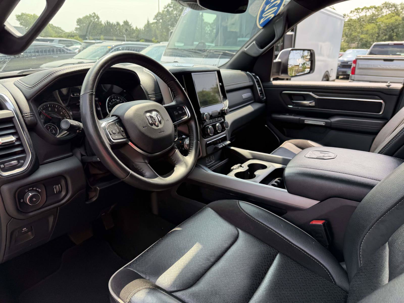 Used 2024 RAM 1500 Laramie AWD/4WD image 10