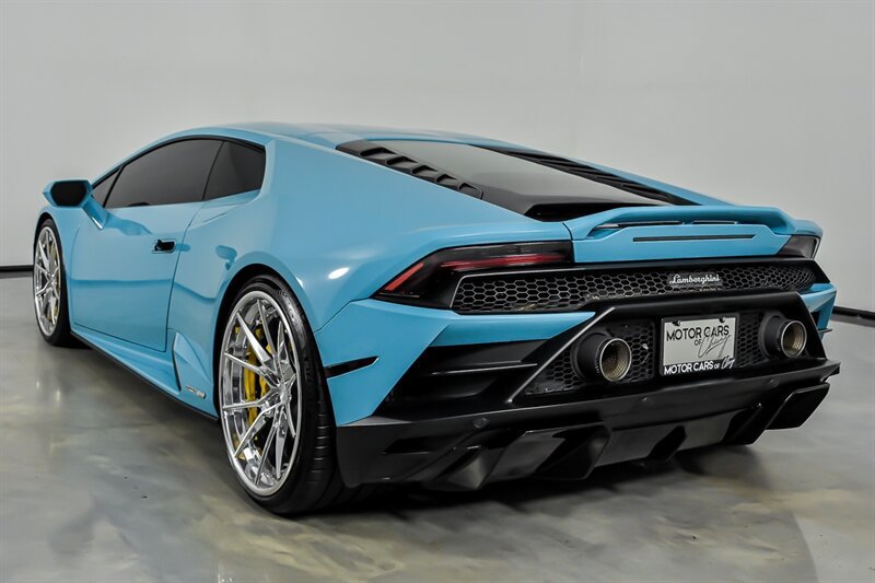 Used 2021 Lamborghini Huracan EVO RWD image 10