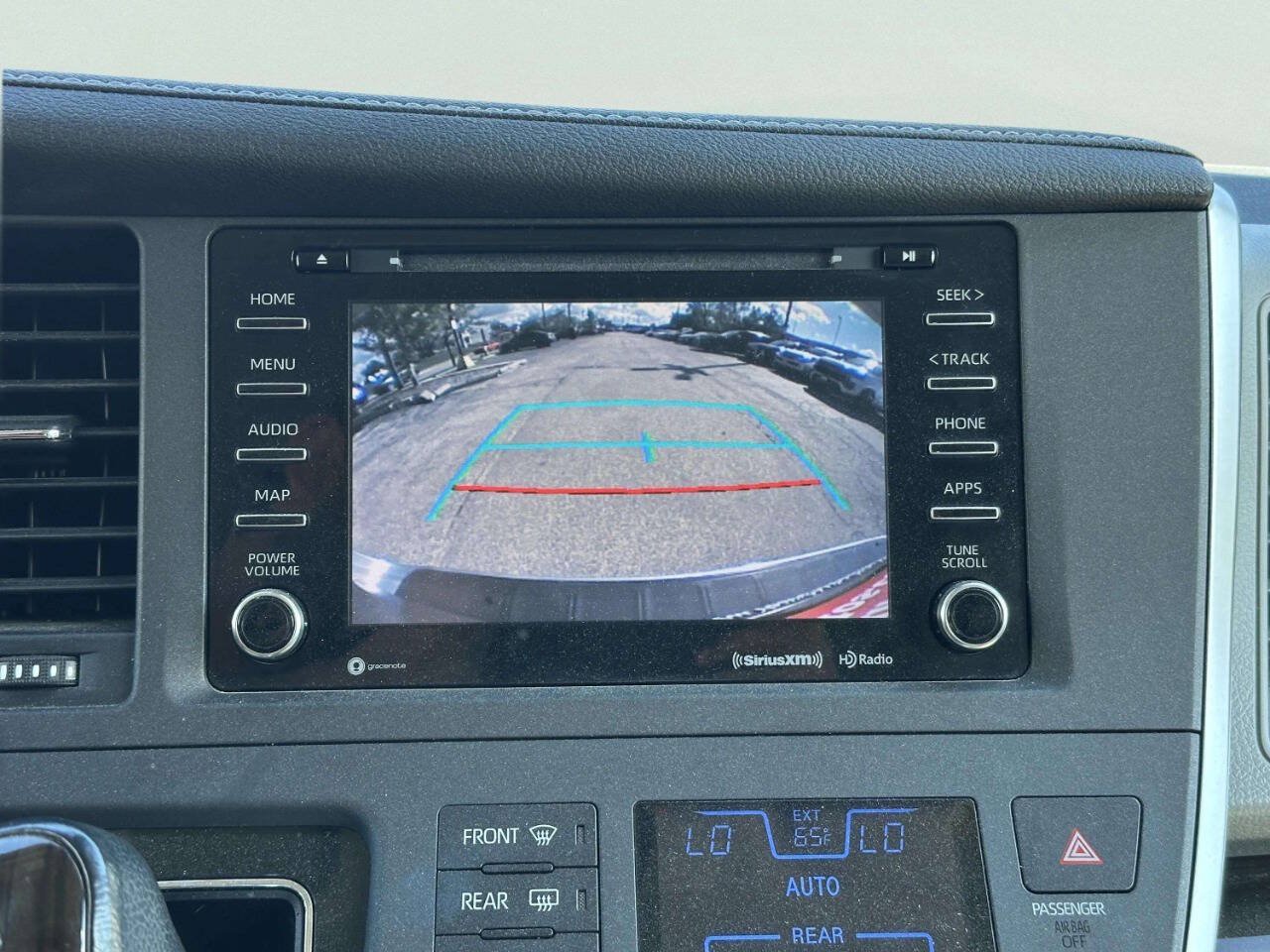 Used 2020 Toyota Sienna XLE FWD image 10