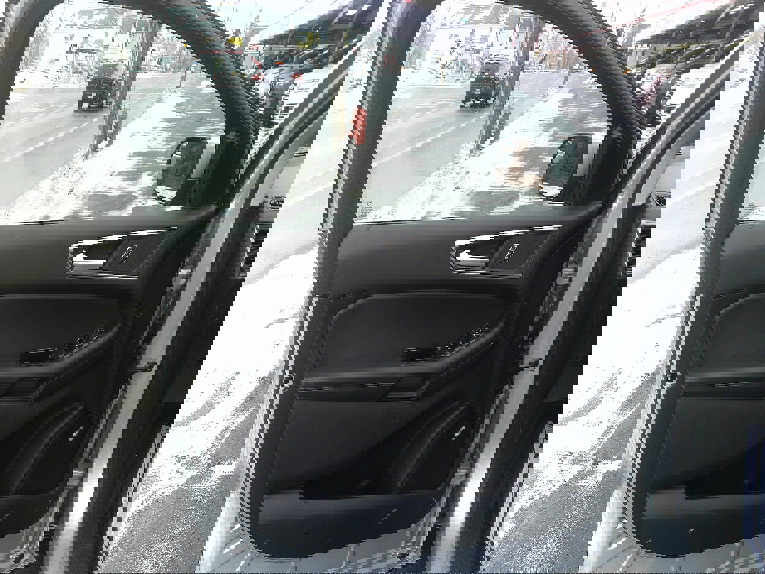 Used 2018 Ford Edge SEL w/ Equipment Group 201A image 16