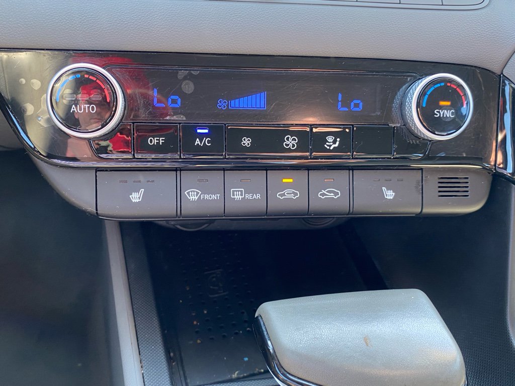 Used 2023 Hyundai Elantra SEL w/ Convenience Package image 18