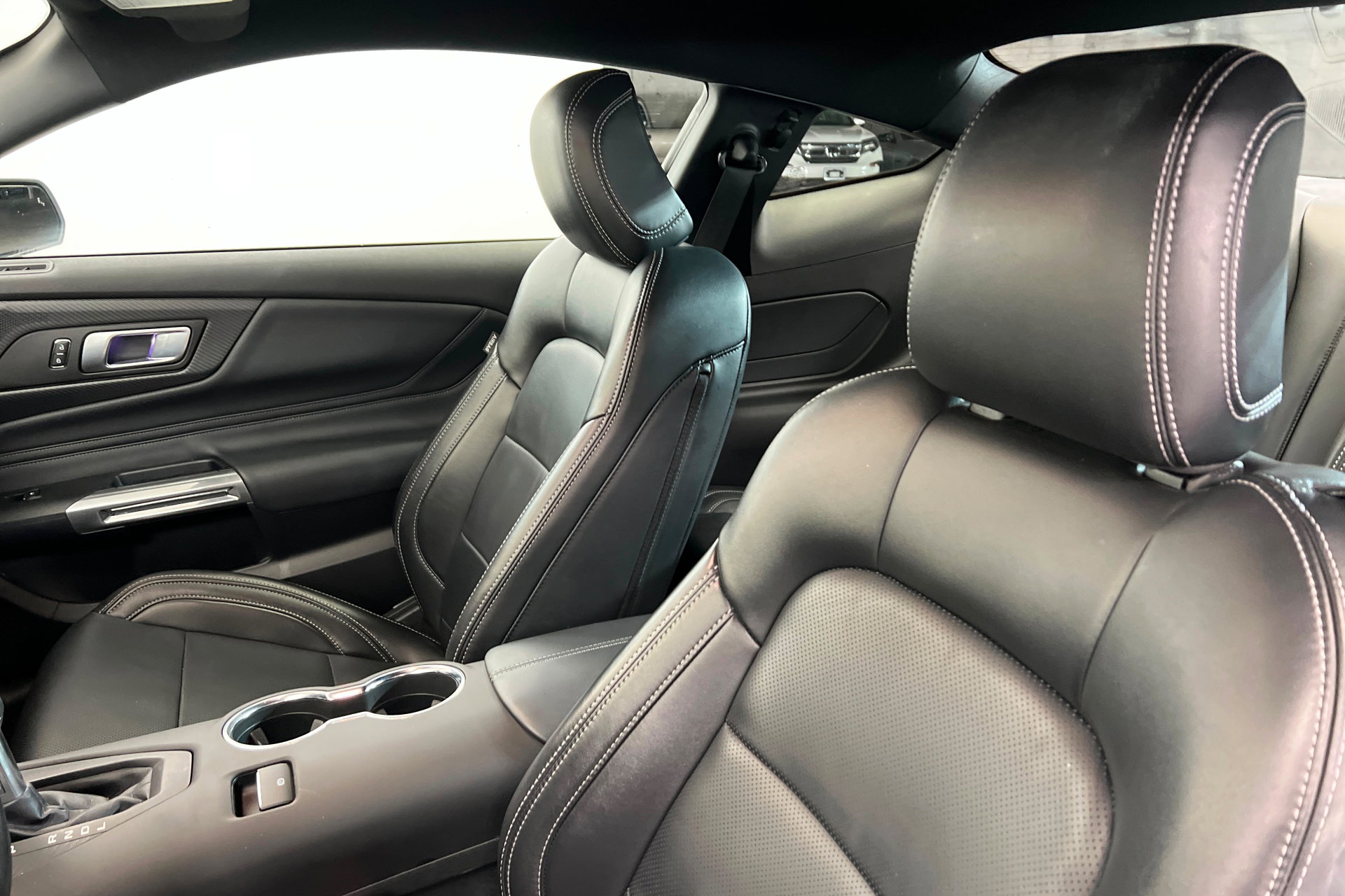 Used 2025 Ford Mustang Premium image 17