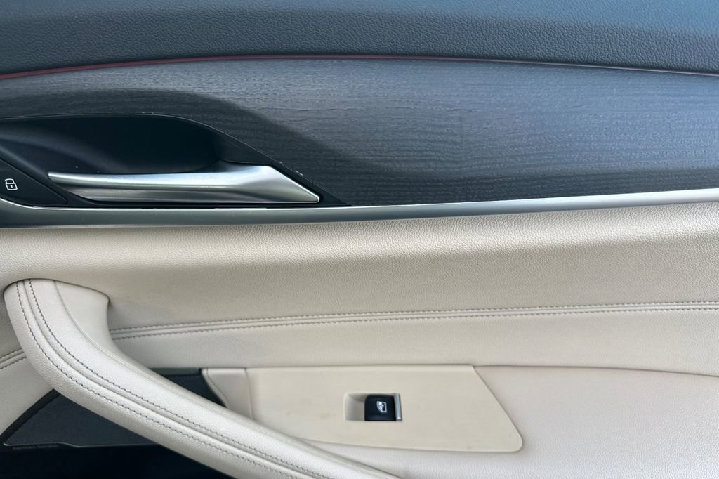 Used 2023 BMW 530e 530e iPerformance w/ Premium Package image 18