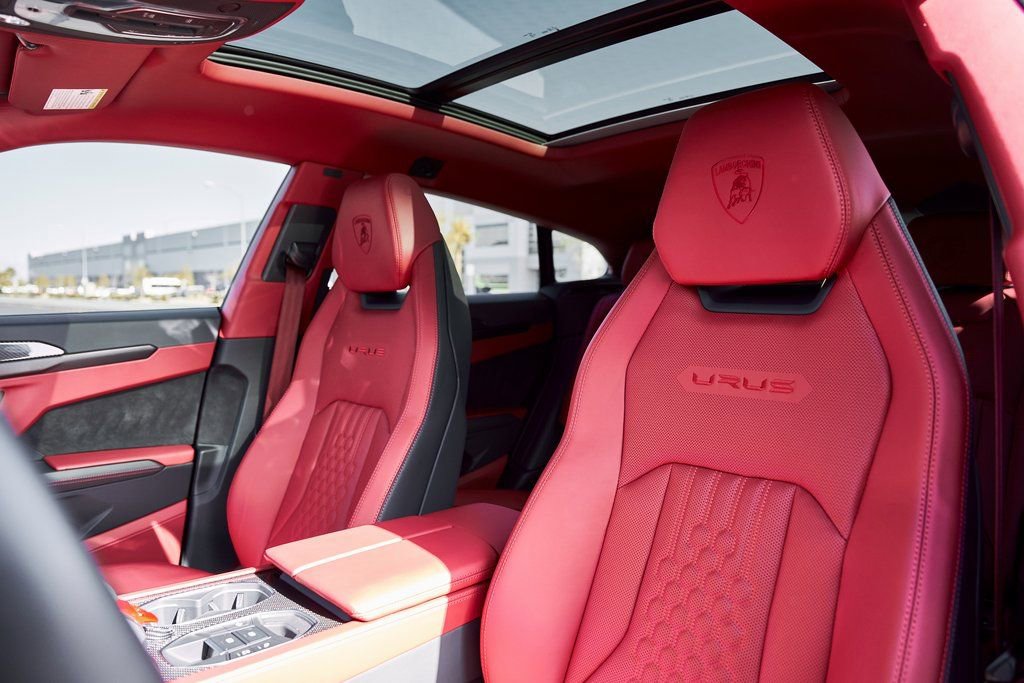 Used 2024 Lamborghini Urus S image 47
