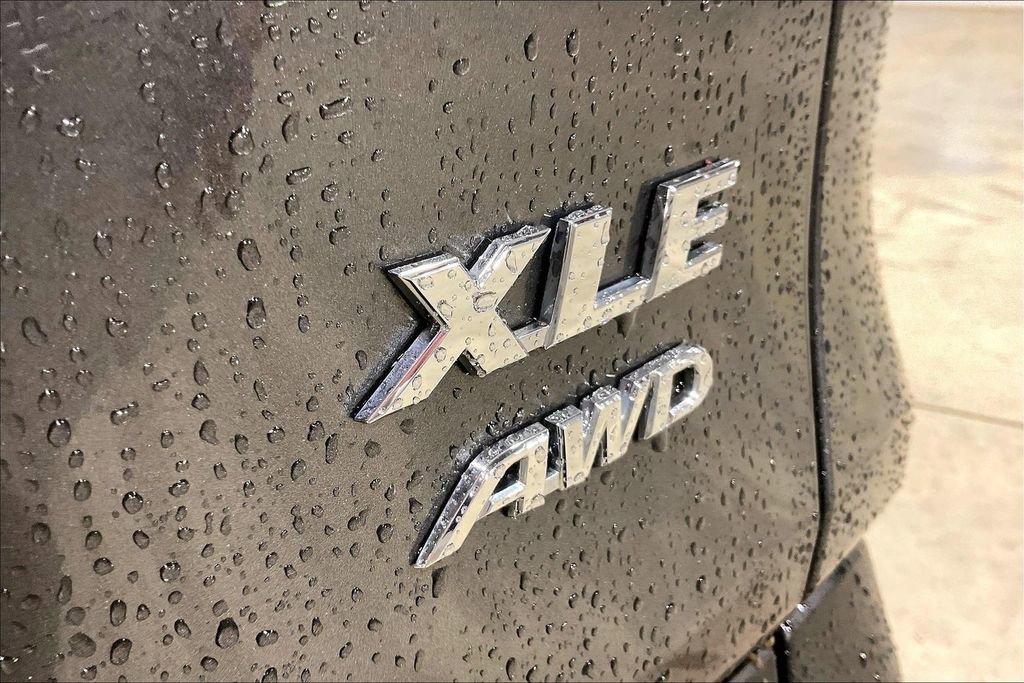Used 2021 Toyota RAV4 XLE w/ Convenience Package AWD/4WD image 24