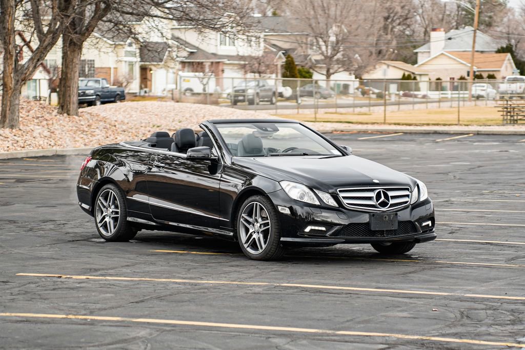 Used 2011 Mercedes-Benz E 550 Cabriolet image 4