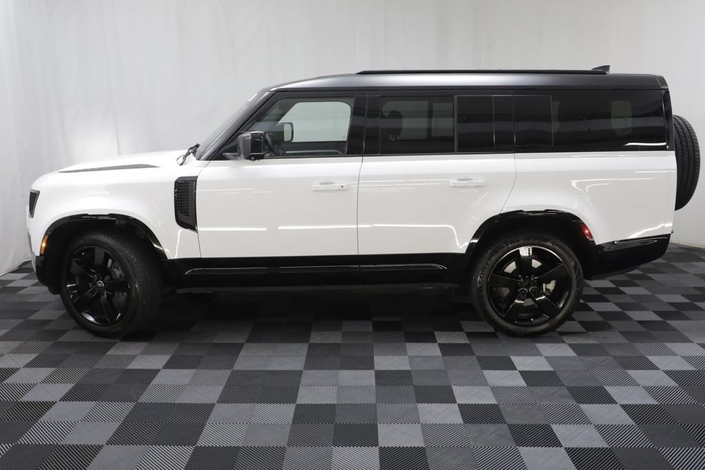 Certified 2025 Land Rover Defender 130 X-Dynamic SE AWD/4WD image 4