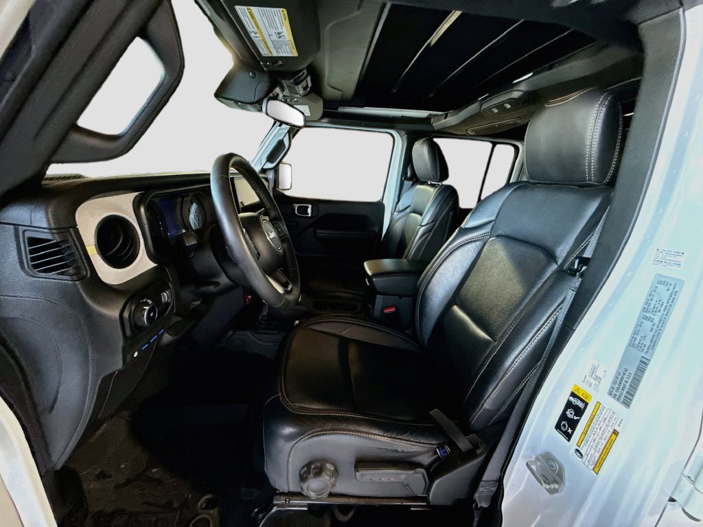 Used 2024 Jeep Wrangler Unlimited AWD/4WD image 23