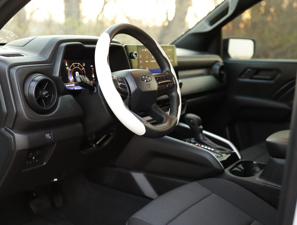 Certified 2023 Chevrolet Colorado Trail Boss w/ Technology Package image 10