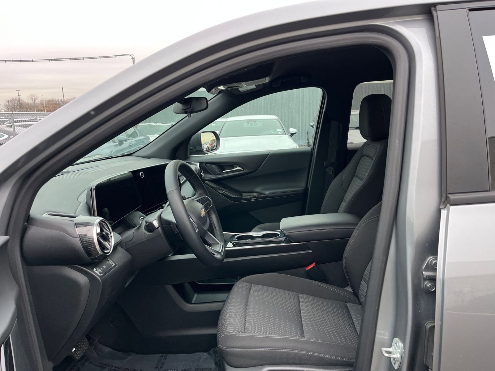 Used 2025 Chevrolet Equinox LT image 26