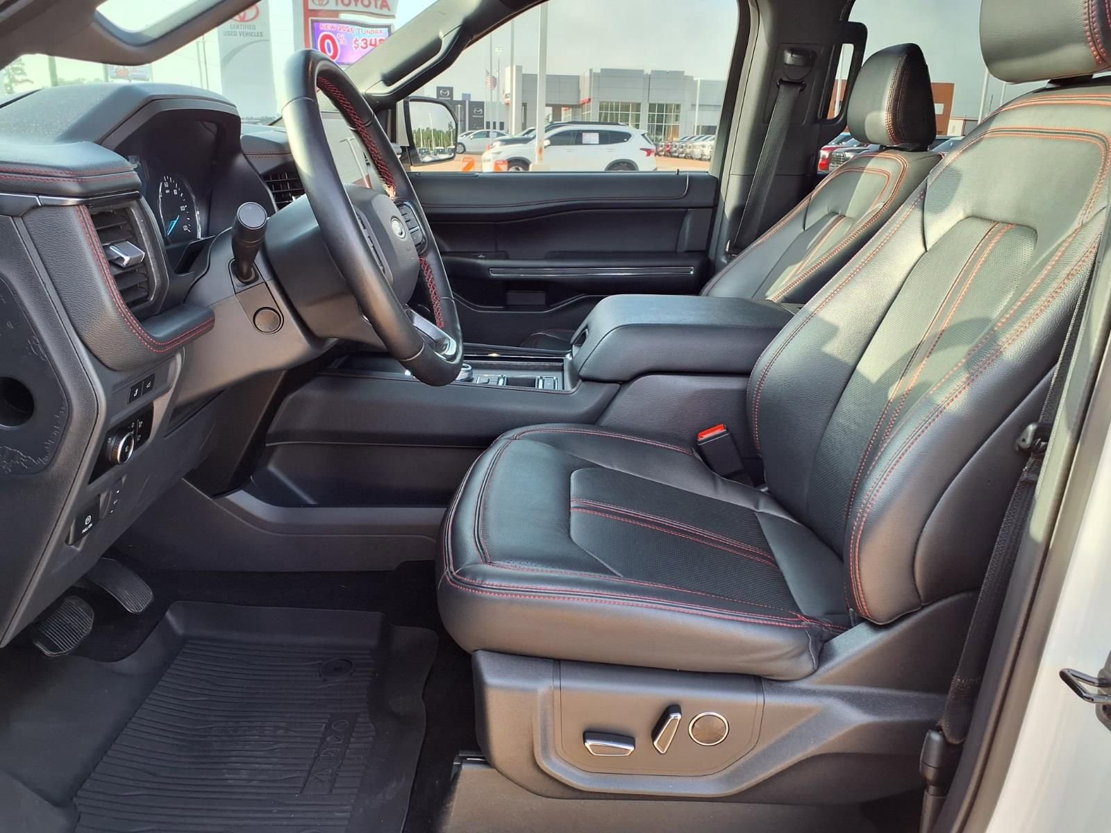 Used 2023 Ford Expedition Limited image 17