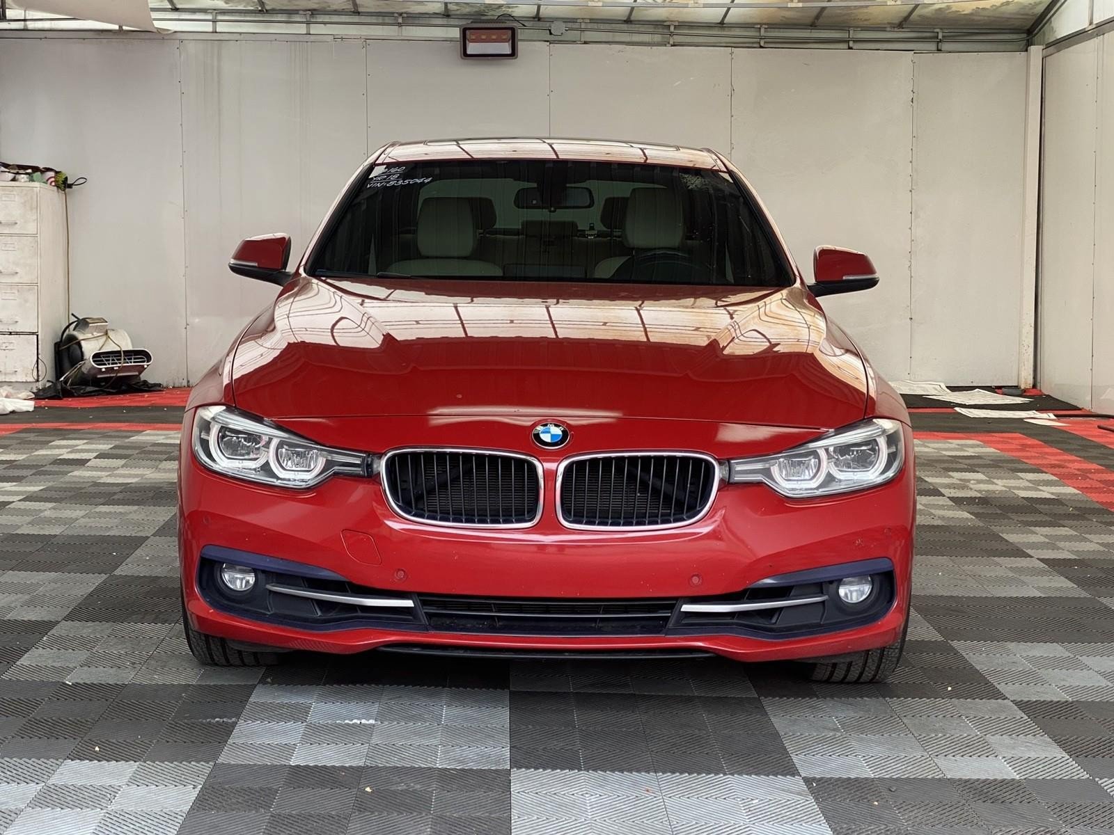 Used 2018 BMW 330i xDrive Sedan w/ Premium Package AWD/4WD image 2
