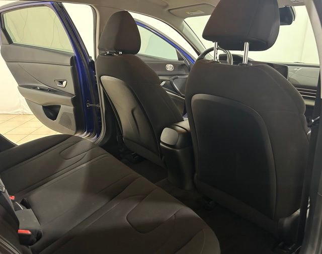 Used 2023 Hyundai Elantra SEL w/ Convenience Package image 15