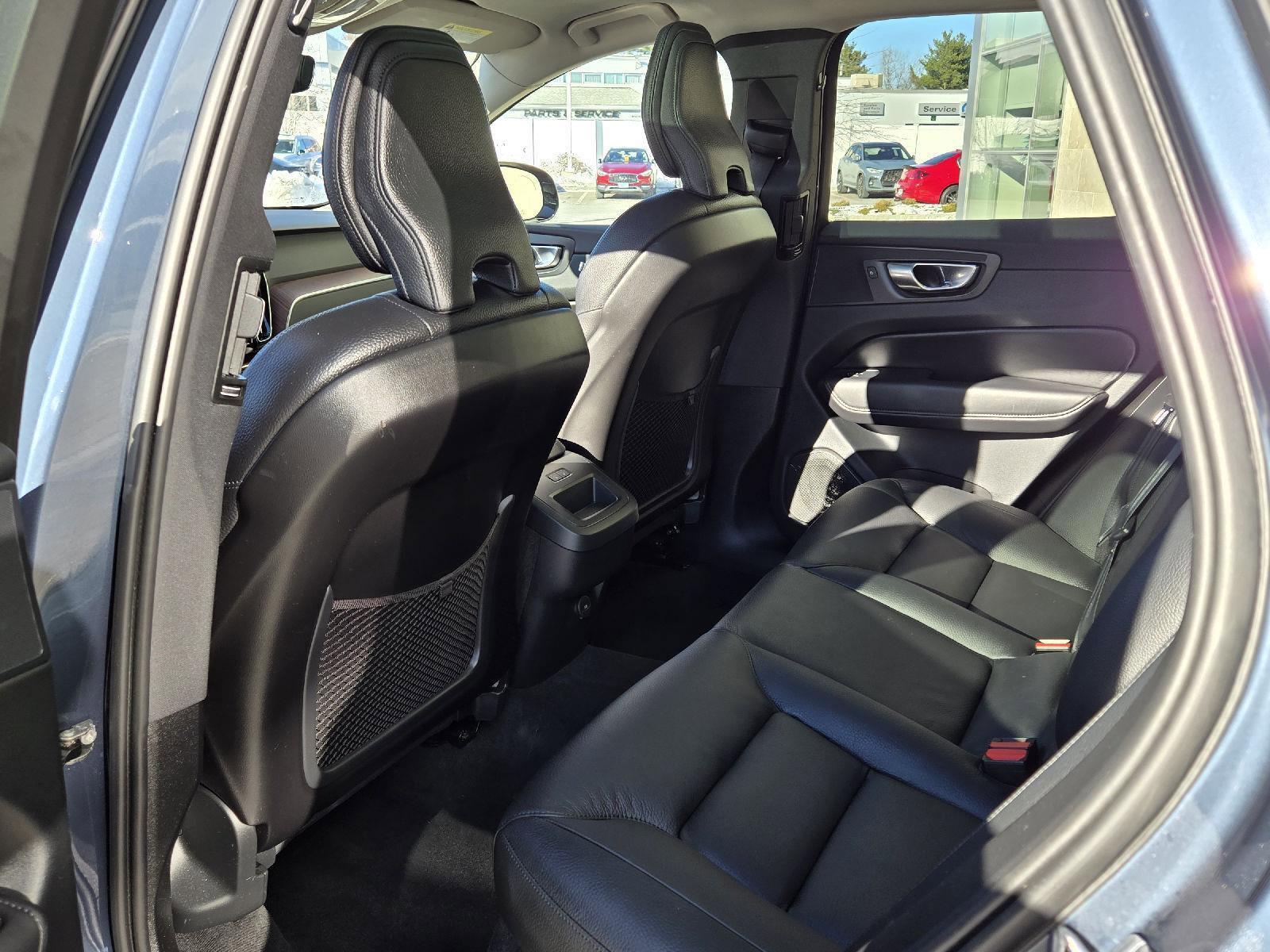 Used 2024 Volvo XC60 B5 Plus image 21