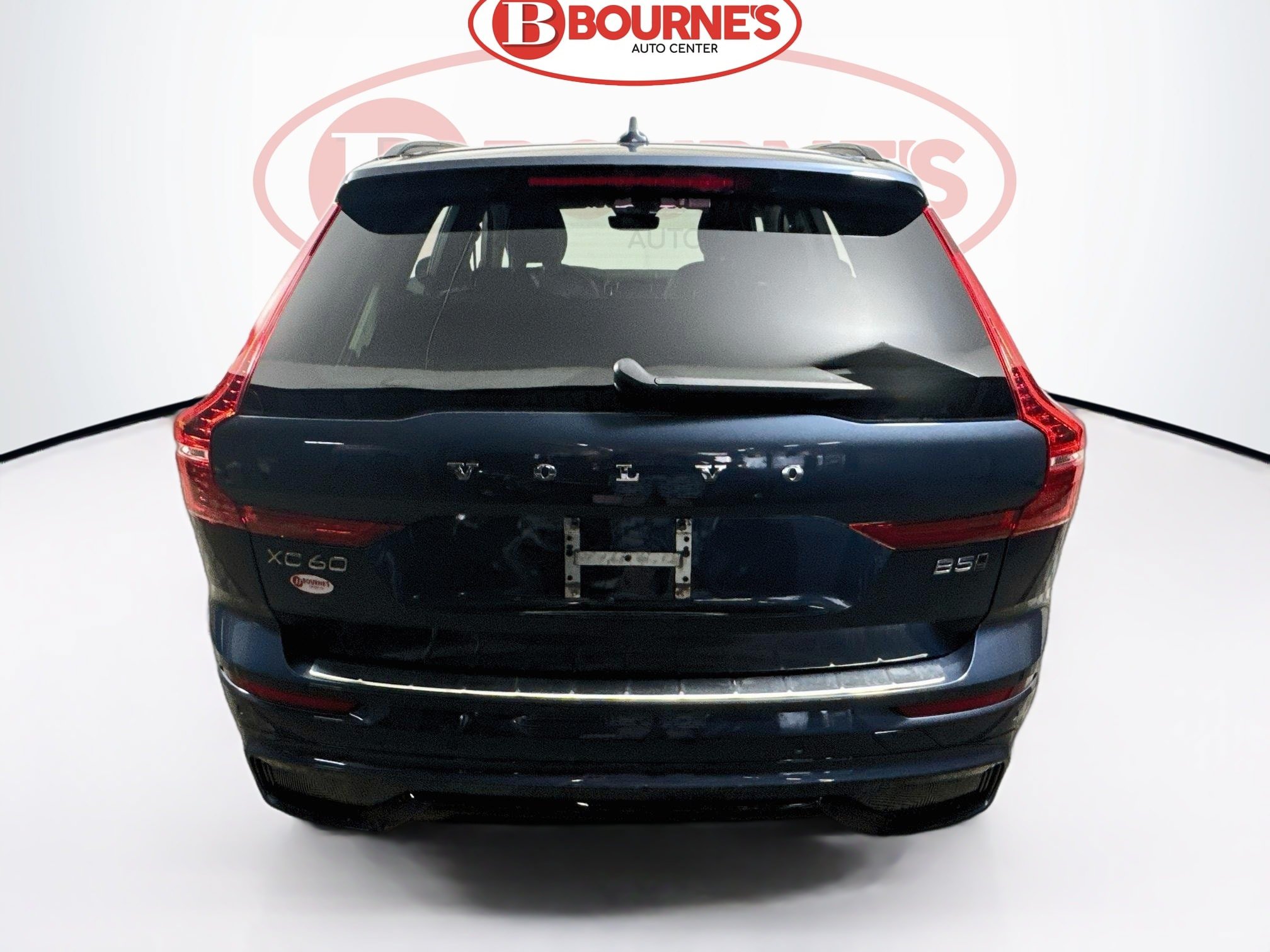 Used 2024 Volvo XC60 B5 Core w/ Protection Package Premier AWD/4WD image 10