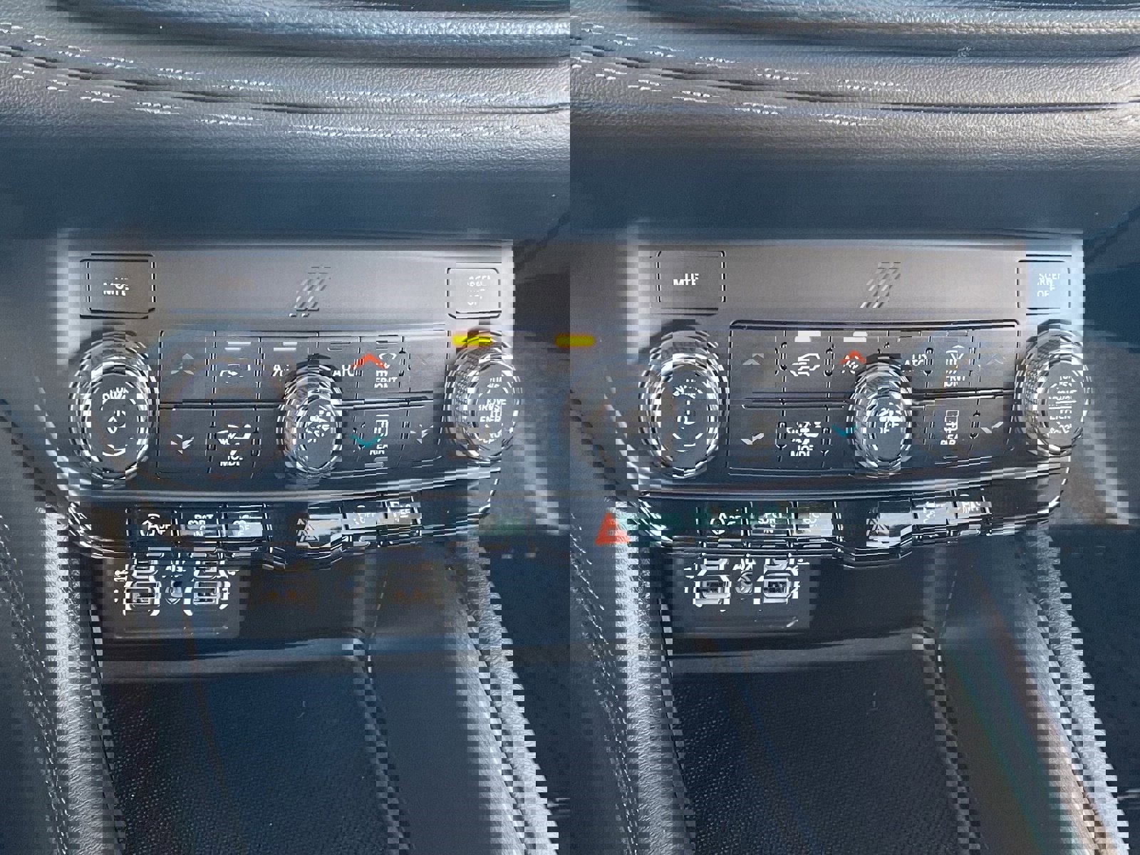 Used 2021 Dodge Durango SXT image 29