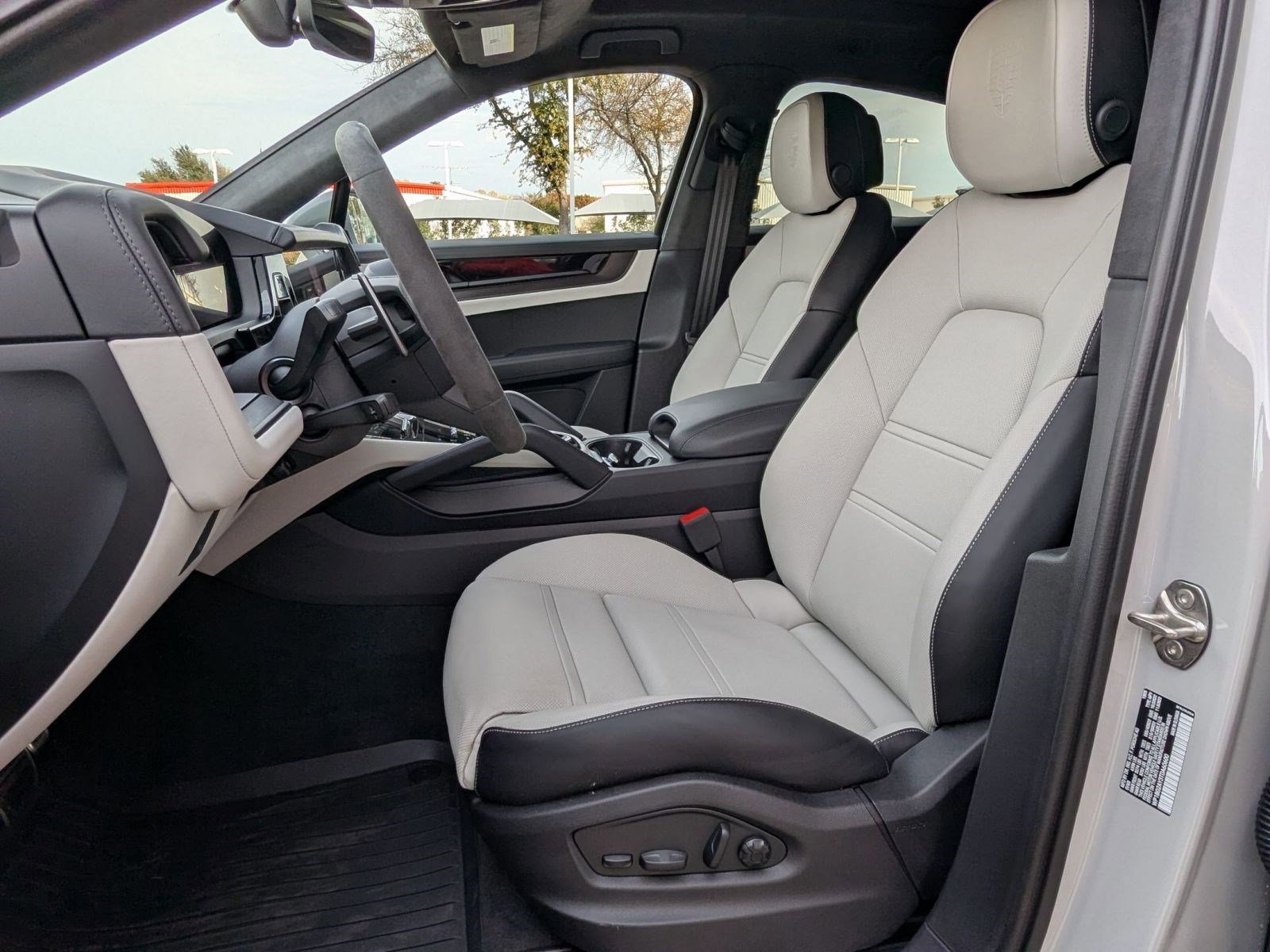 New 2026 Porsche Cayenne GTS image 5