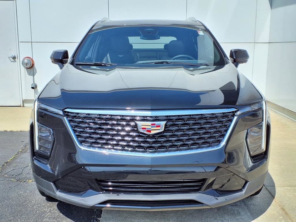 New 2025 Cadillac XT4 Premium Luxury image 2