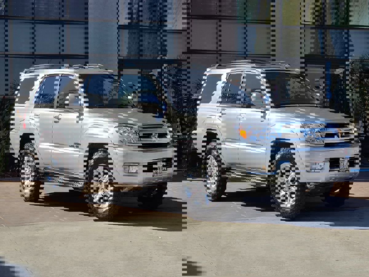 Used 2005 Toyota 4Runner Limited image 3