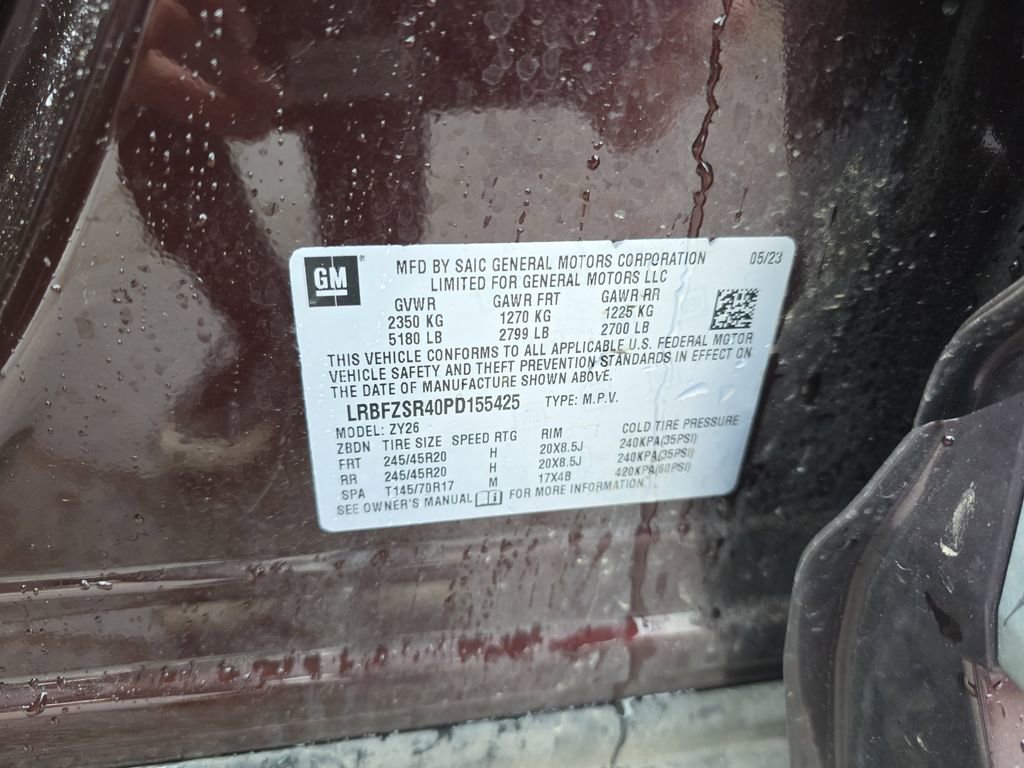 Used 2023 Buick Envision Avenir AWD/4WD image 39