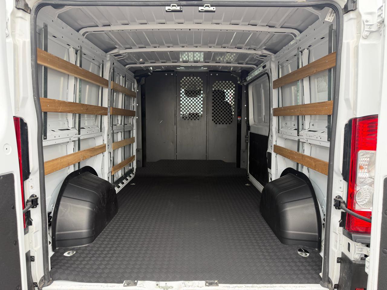 Used 2025 RAM ProMaster 2500 w/ U-Haul Equipment Group image 5