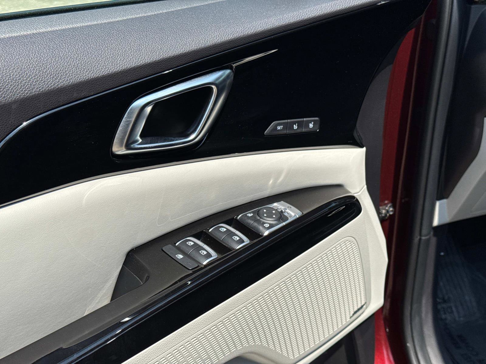 Used 2024 Kia Carnival SX Prestige image 17